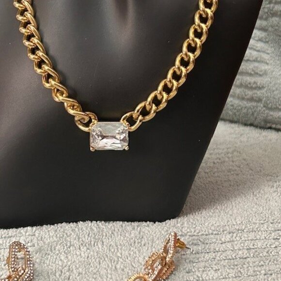 Classic Gold and faux Diamond Choker - Picture 3 of 7